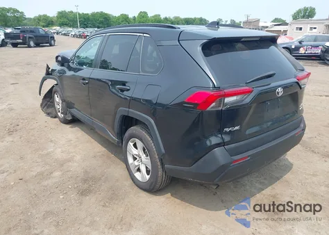 2019 Toyota Rav4 Xle z USA, uszkodzony, nr VIN 2T3P1RFV4KW033276